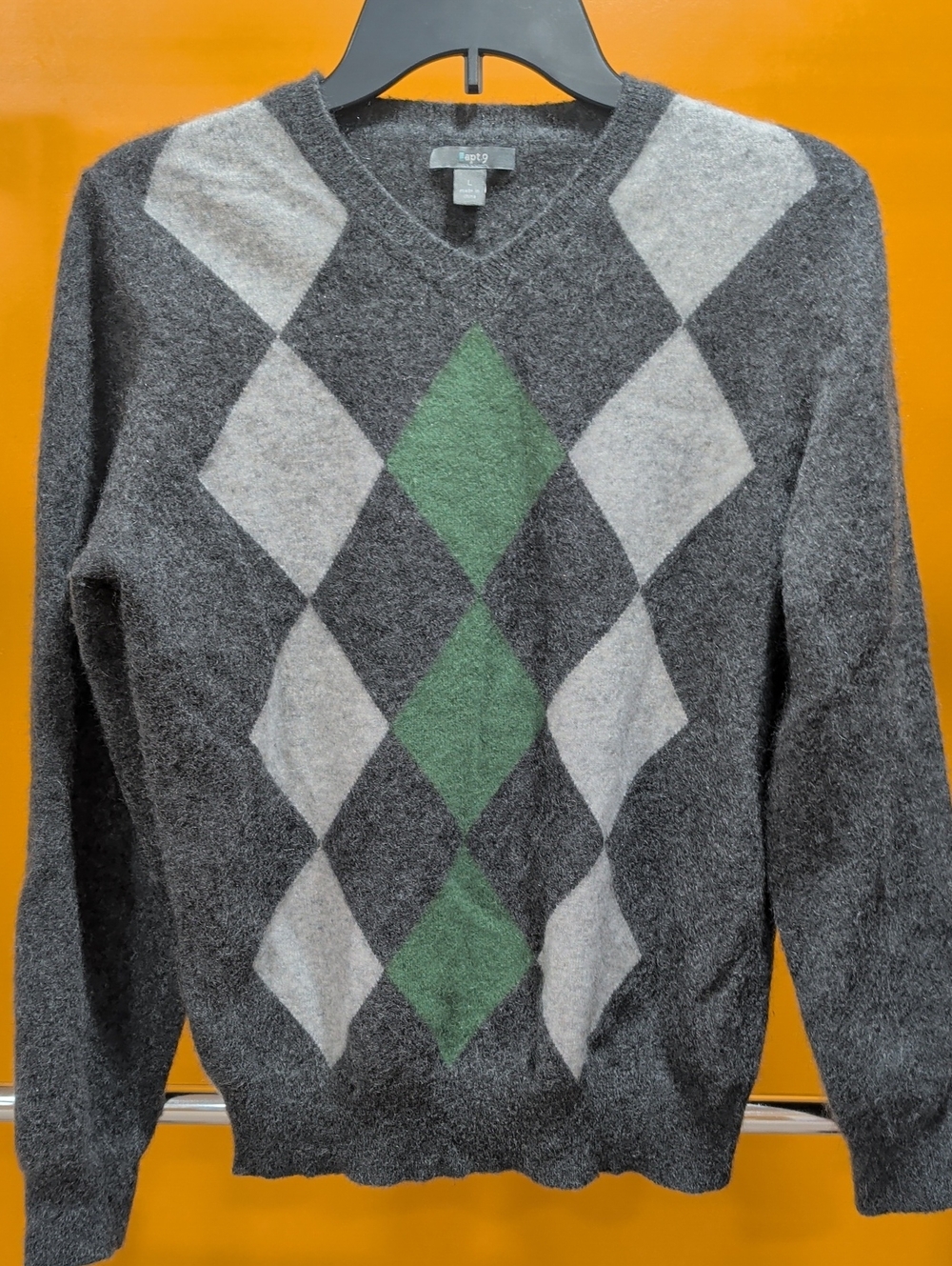 Apt.9 Men's Gray Argyle V-Neck Sweater with Green Accents 100% Cashmere Size L